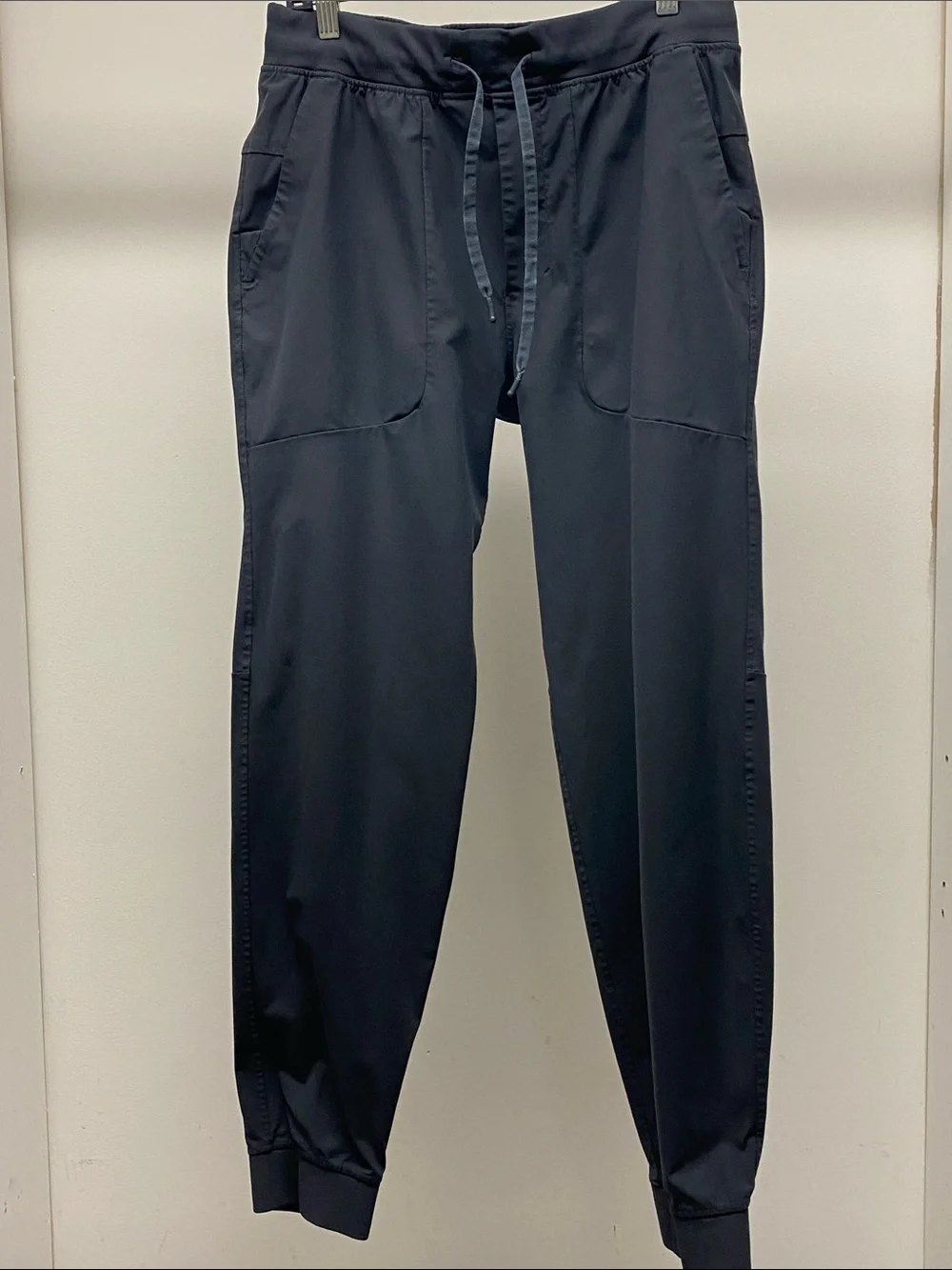 Lululemon License To Train Charcoal Gray Men’s Drawstring Jogger Pants